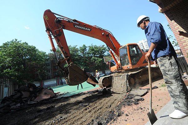 Kindergarten sued over running tracks
