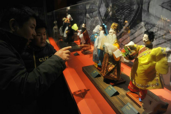 中國(guó)美術(shù)館呈獻(xiàn)“偶人世界——徐竹初木偶雕刻作品捐贈(zèng)展”
