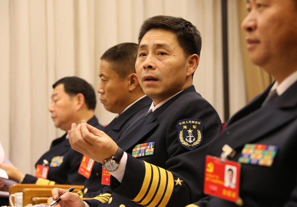 十八大解放軍代表熱議國(guó)防和軍隊(duì)建設(shè)科學(xué)發(fā)展新變化