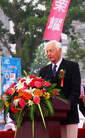 “魅力蘭山杯”2011中美澳藝術(shù)滑水對抗賽臨沂開賽