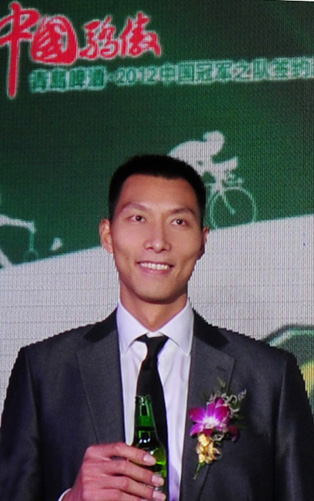 劉翔易建聯陳一冰何姿“牽手”青啤