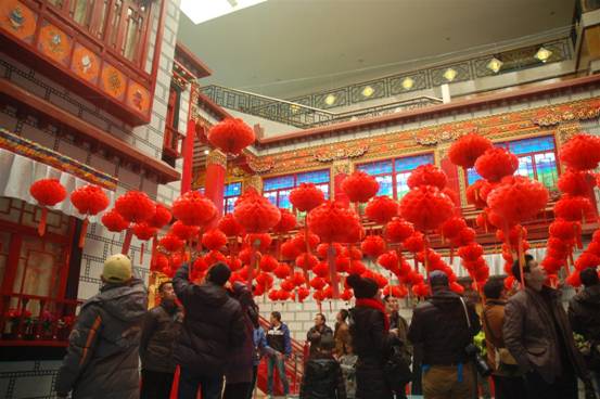 網(wǎng)友參觀西藏博物館 體驗藏歷新年風(fēng)俗
