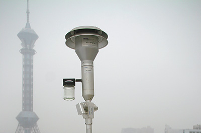 新春走基層 PM2.5監測 三分法得出空氣質量報告