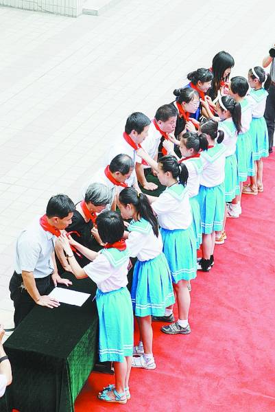 紅云圖書室·關愛農民工子女志愿服務行動走進山西