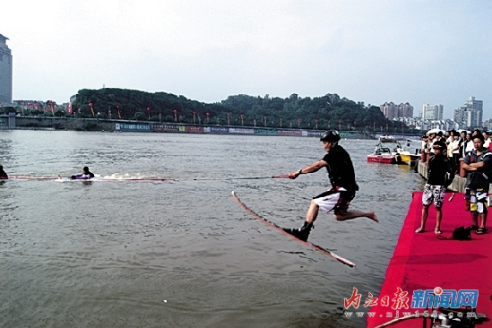 6月2日下午：中澳滑水隊試水甜城湖