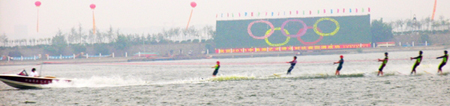 中國運動員試水沂河