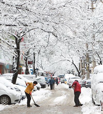 大范圍雨雪降溫基本結(jié)束 京滬高鐵正恢復(fù)停運(yùn)車