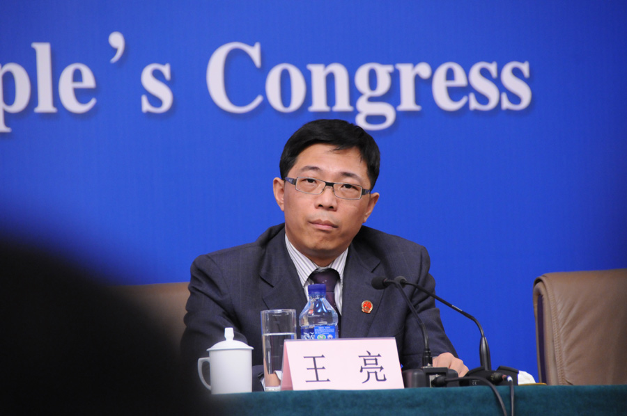 高級工人技師王亮代表
