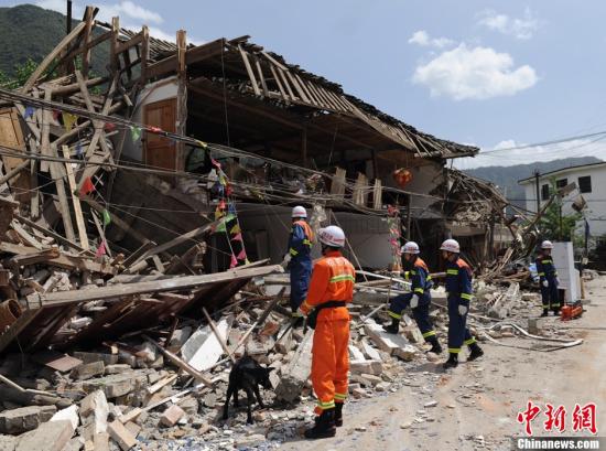 四川雅安地震死亡人數達156人