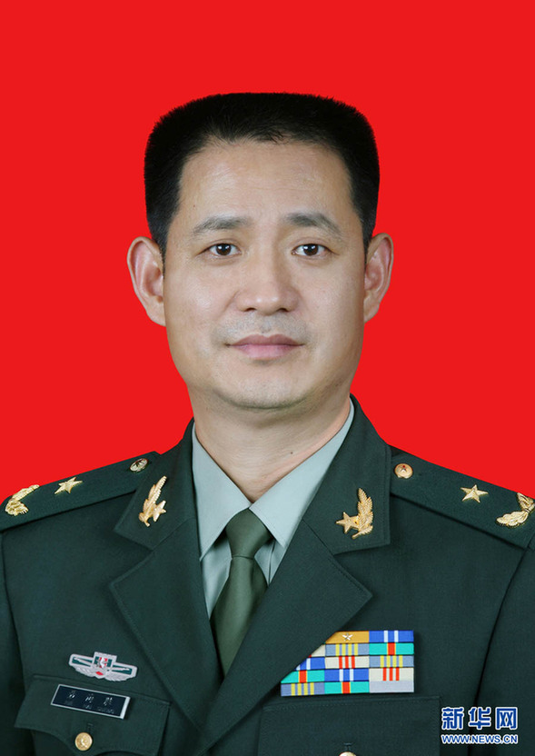 神十乘組航天員簡歷及標準照發布
