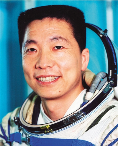 中國(guó)十名航天員三位晉升少將 飛天進(jìn)男女搭配時(shí)代