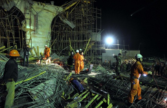 昆明新機場在建橋梁垮塌7人死亡34人受傷(圖)