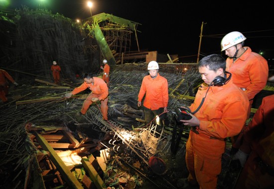 昆明新機場在建橋梁垮塌7人死亡34人受傷(圖)