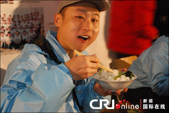 志愿者在山里學(xué)校的晚餐（組圖）