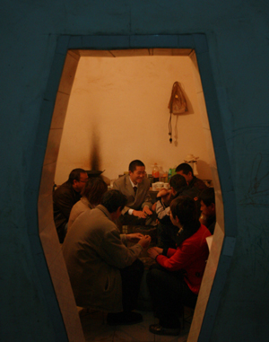 云南“許霆”何鵬：從無期改8年半