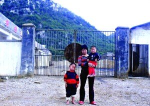 湖南250名兒童血鉛超標(biāo) 村民體檢被拘(圖)