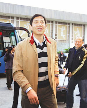 低調(diào)王寶全打個照面就消失 女排姑娘堪稱最潮