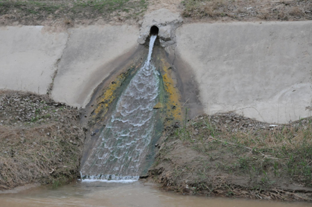 河南蘭考一化工廠大肆“偷”生產擾民3年無人管