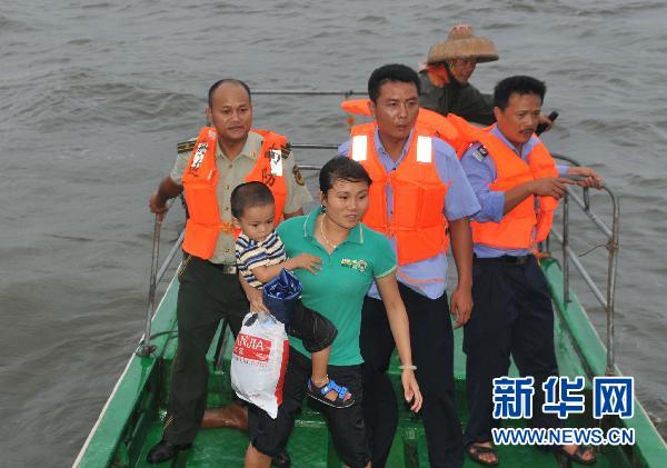 臺風(fēng)“燦都”已在廣東吳川登陸 預(yù)計今晚進(jìn)入廣西