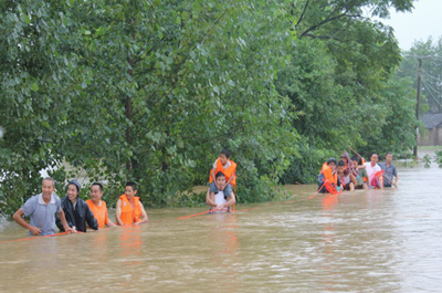 戰滔天巨浪 救黎民百姓—安徽省安慶市消防支隊抗洪搶險紀實