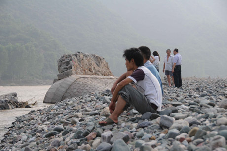 欒川大橋垮塌事件已致37人死 救援越來越困難