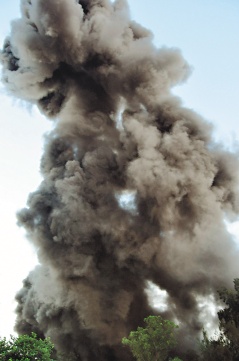 臺灣金門廢彈場發生連環爆炸 村民緊急撤村(圖)