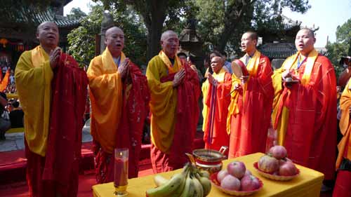 山西運城：華人齊聚關(guān)公故里 世界最高關(guān)帝像落成