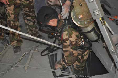 水泥工人不慎滑入水泥儲存塔 宜陽消防緊急救援