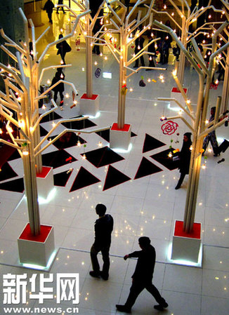 上海商場競扮環保“新年裝”