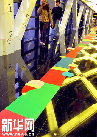 上海商場競扮環(huán)保“新年裝”