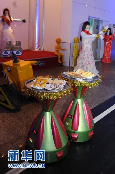 濟南出現機器人餐廳(組圖)