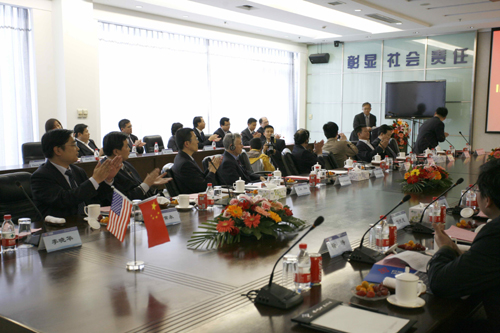 中國力諾集團與美國IBM公司簽署太陽光伏技術合作協議