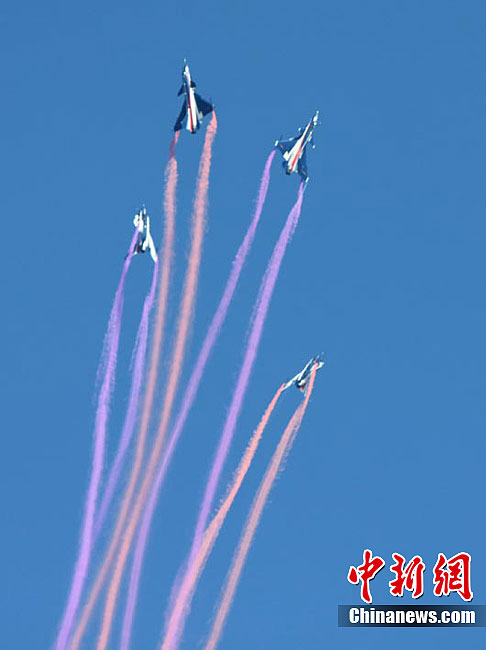 長春首屆航空展中國三支飛行表演隊齊亮相