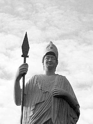 西安西北大學現雷人雕像 女媧雅典娜長著校董臉