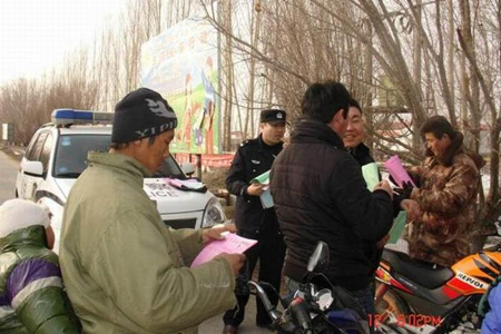 春耕時(shí)節(jié) 奎屯公安深入農(nóng)村宣傳“四防”