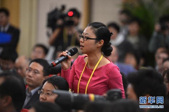 十八大新聞中心舉辦“中國(guó)銀行改革與科學(xué)發(fā)展”集體采訪活動(dòng)