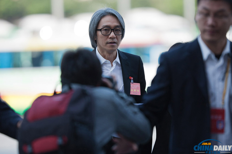 周星馳列席廣東人大開(kāi)幕式