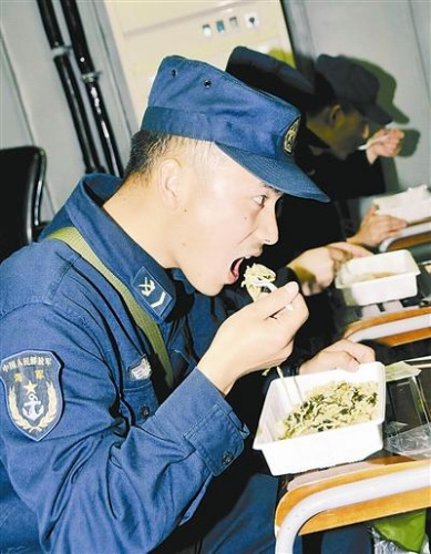 春節期間三軍強化戰備演訓 海監繼續巡航海疆