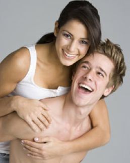 養(yǎng)生：哪種的睡姿的夫妻“最般配”？