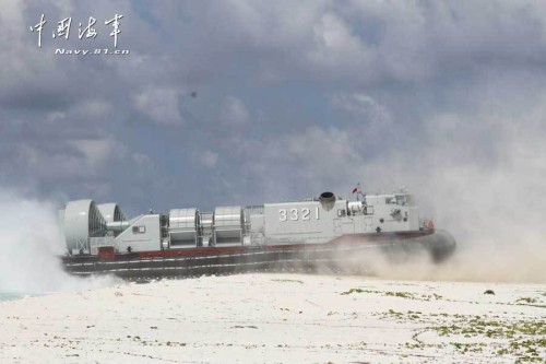 南海艦隊立體奪島：陸戰隊機降成功