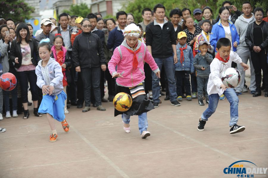 拉薩兒童歡慶兒童節