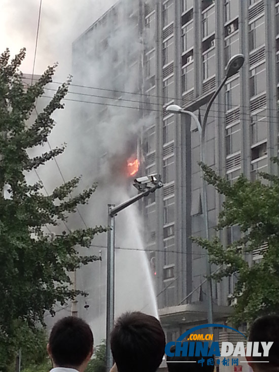 北京武警交通指揮部大樓空調爆炸引發火災