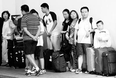 港人贊內地游客素質提升：更為守秩序和有禮貌