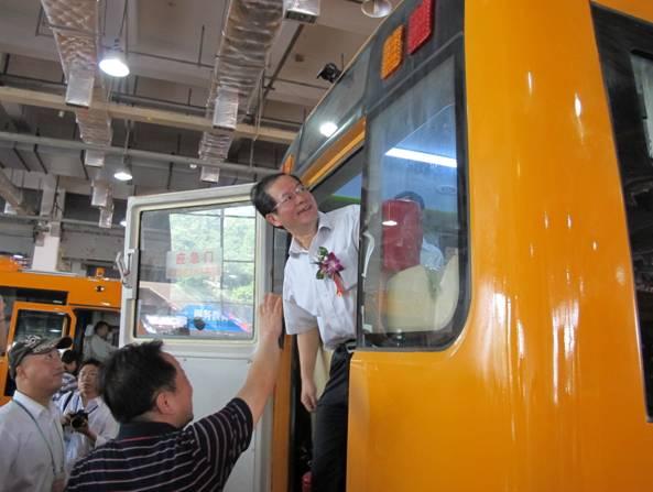 2013年湖南教育裝備暨校車展示會(huì)在長(zhǎng)沙舉行
