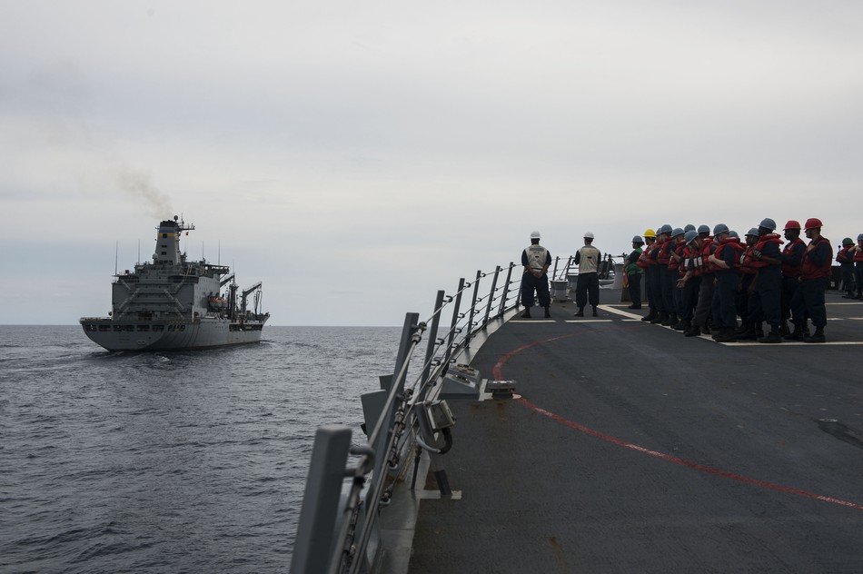 美海軍航母編隊(duì)在中國(guó)南海訓(xùn)練演習(xí)