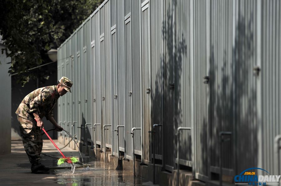 “戰友”的特殊告別：人犬分別的感人瞬間