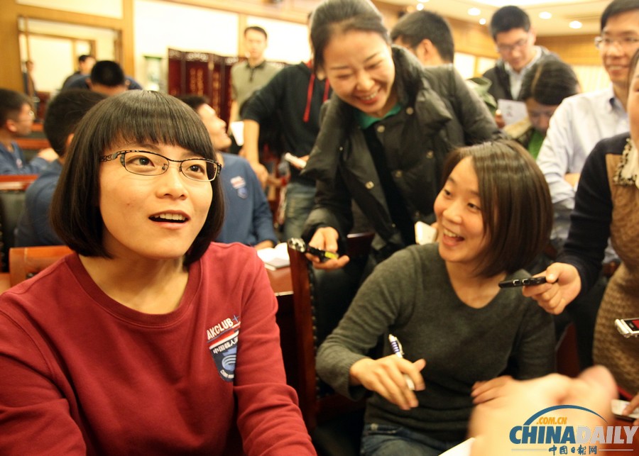 第二批六名潛航員學(xué)員正式亮相 包括2名女性