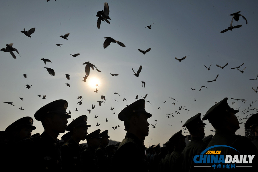 南京舉行國際和平集會悼念南京大屠殺30萬同胞遇難76周年