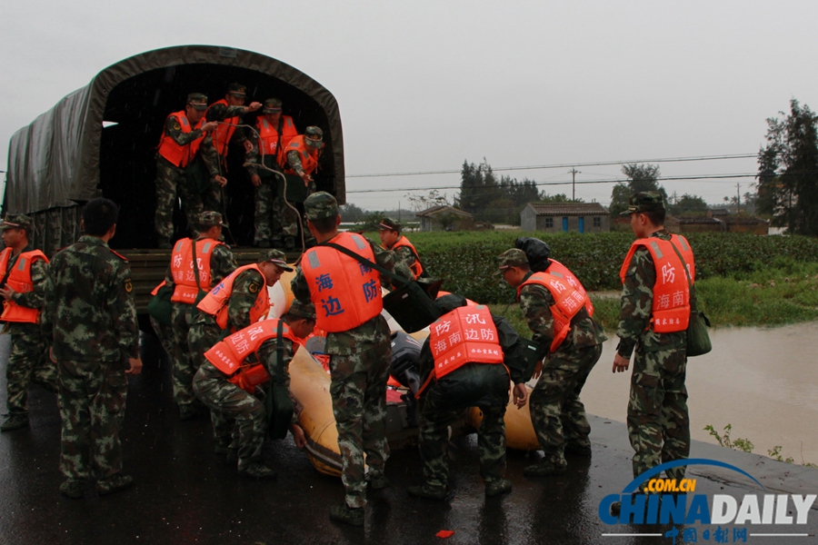 海南萬寧：普降暴雨緊急轉移民眾