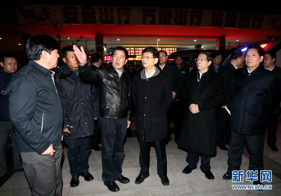 孟建柱在昆明指導“3·01”嚴重暴力恐怖事件　看望慰問受傷群眾和遇難者家屬